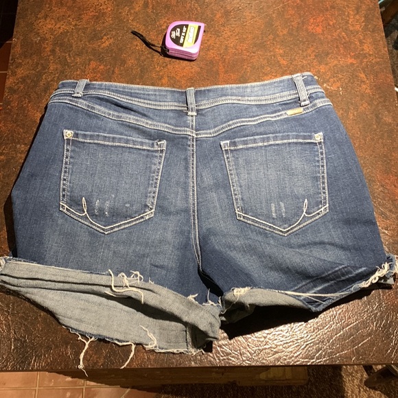 INC denim regular fit distressed shorts size 14 - Picture 2 of 4